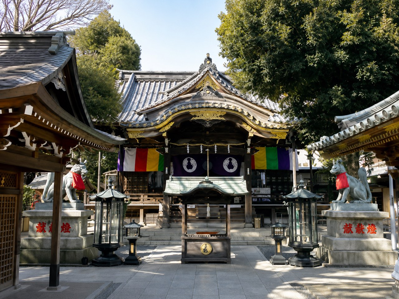 縁切りで知られる社寺の拝殿